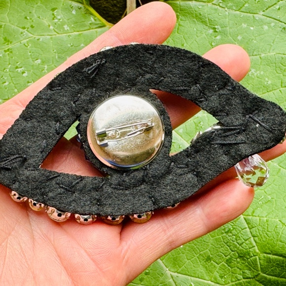 Hand Beaded Evil Eye Brooch Large Evil Eye Pin Dali's Eye pin Dali's Eye brooch - Picture 4 of 4